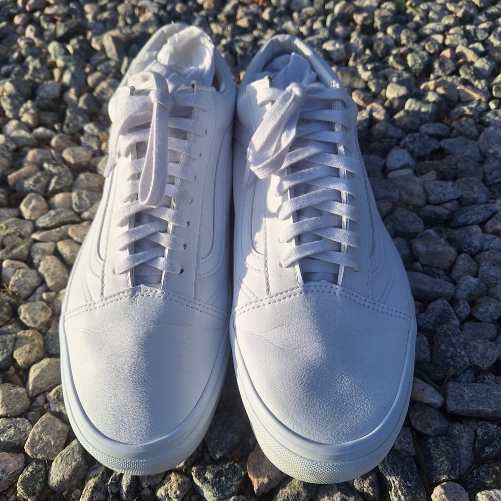 Vans Old Skool Classic All-White Men's Sneakers 12 - Picture 3 of 16